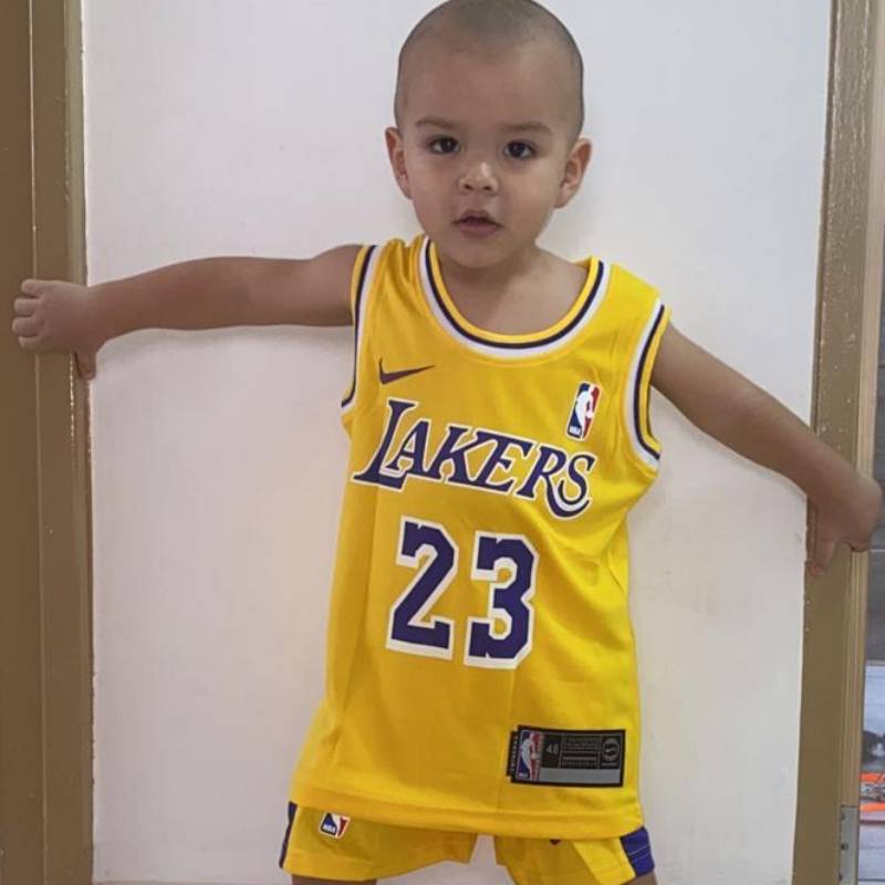 Uniforme deportivo lakers amarillo
