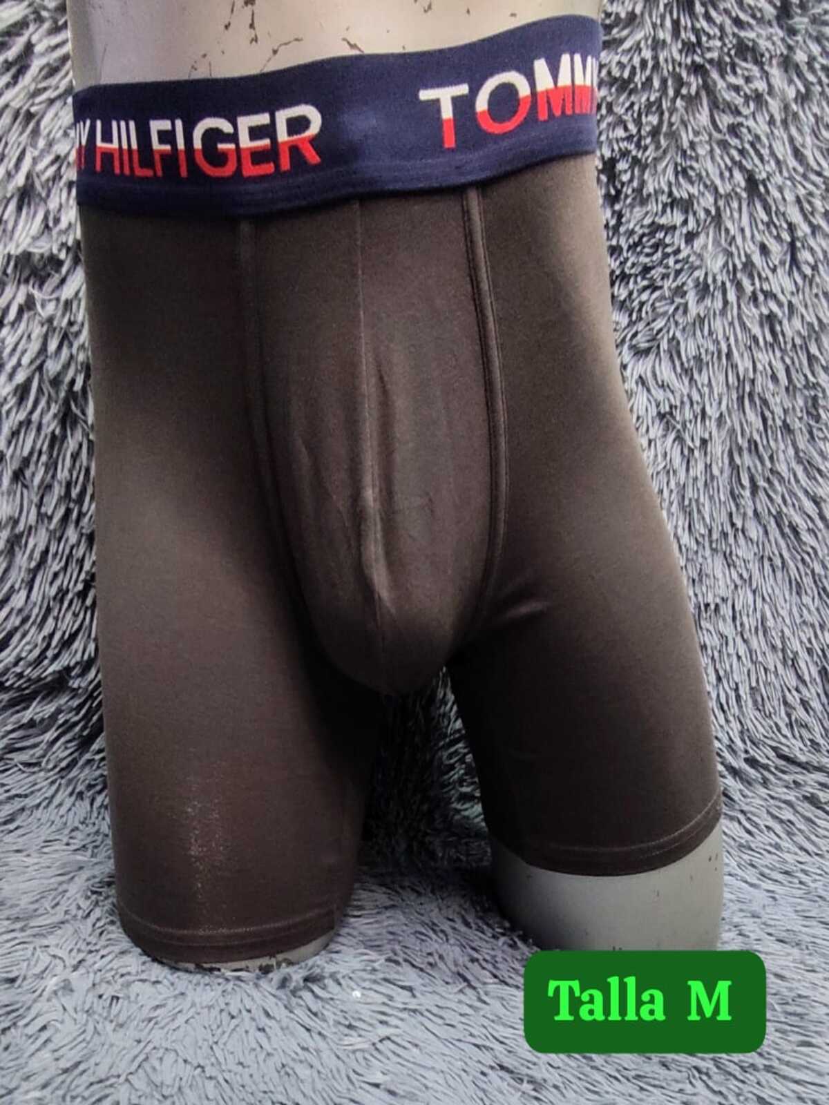 Boxer deportivo negro