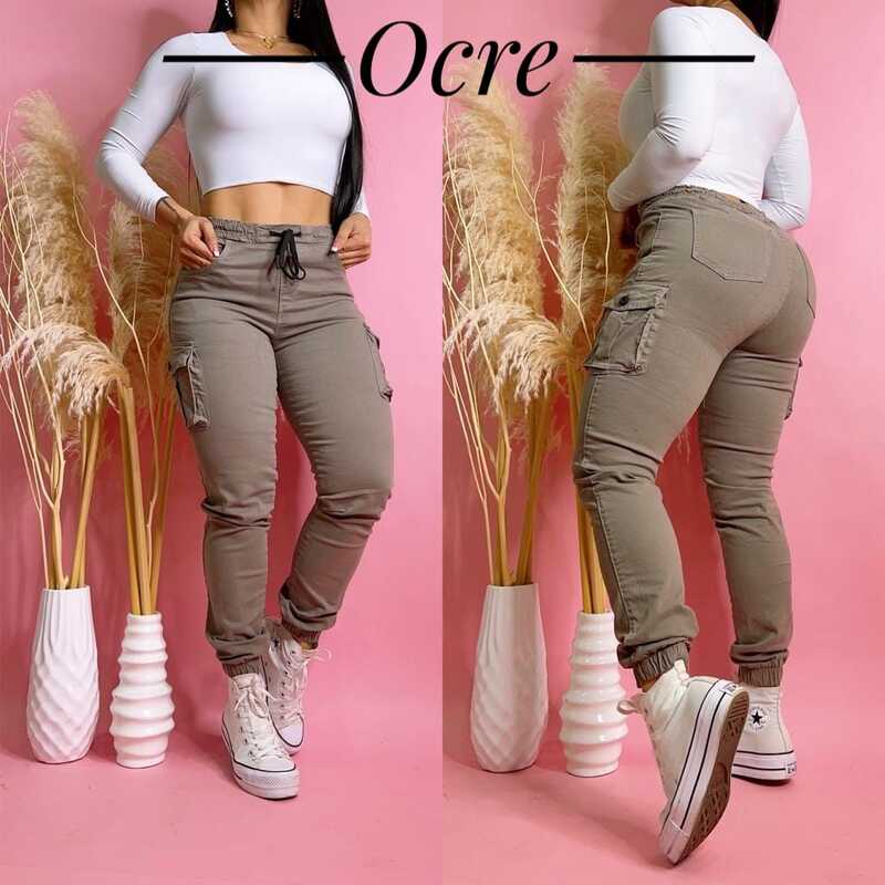 Jogger deportivo ocre