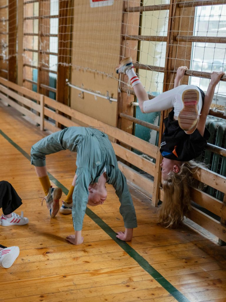 CONJUNTOS DEPORTIVOS PARA NIÑOS COMODIDAD Y SEGURIDAD