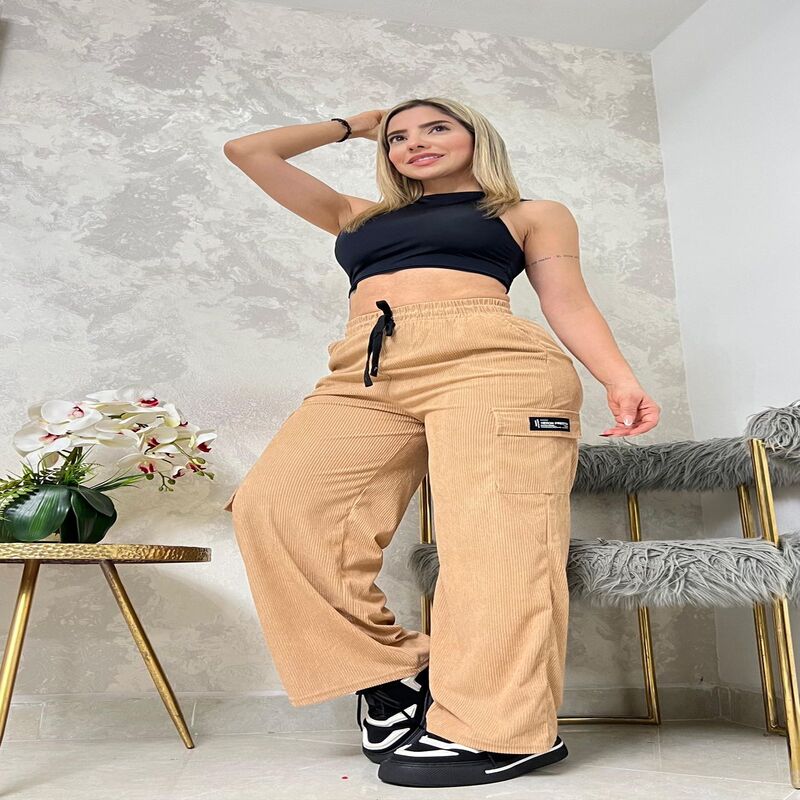 Pantalón deportivo cordoloy beige