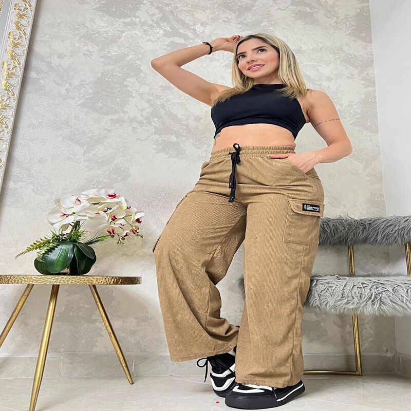 Pantalón deportivo cordoloy café