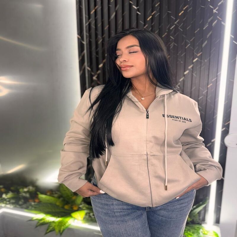 Buzo deportivo gama alta beige