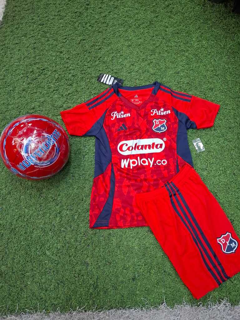 Uniforme deportivo AAA Medellín