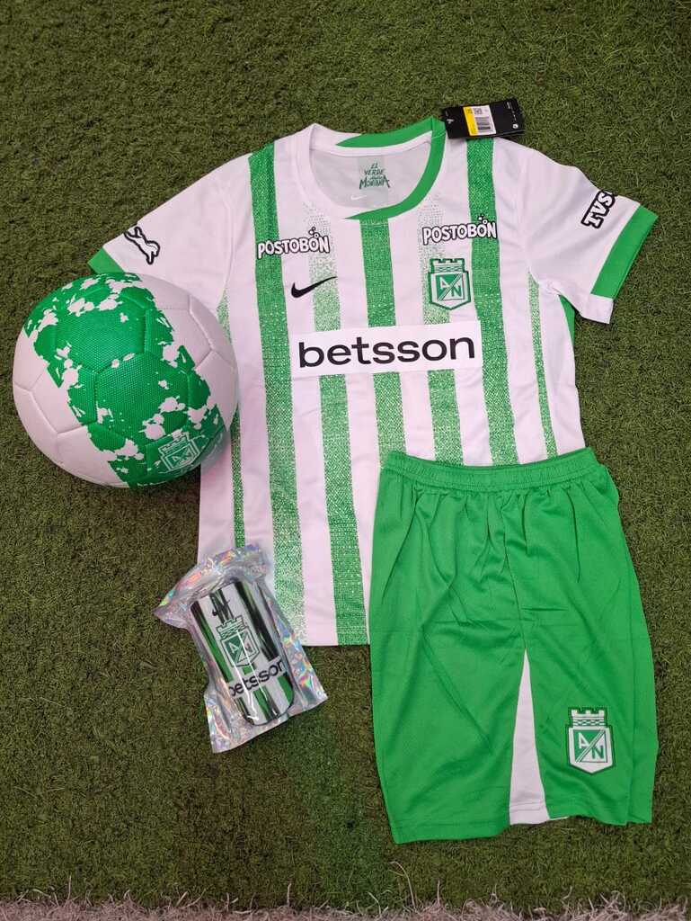 Uniforme deportivo AAA Nacional