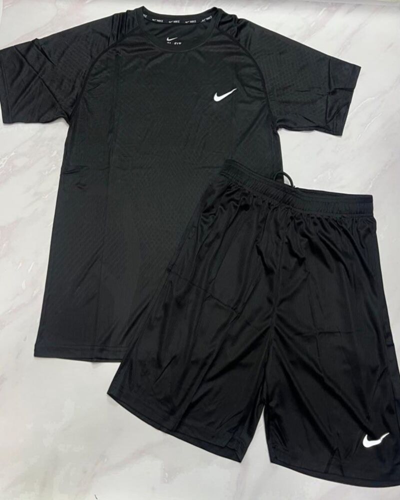 Conjunto deportivo dryfit negro