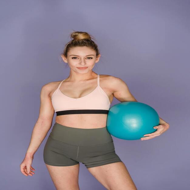 CÓMO ARMAR UN OUTFIT DEPORTIVO VERSÁTIL CON POCAS PRENDAS