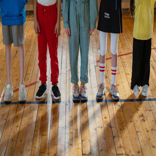 ROPA DEPORTIVA ELÁSTICA VS RÍGIDA: CUÁL ELEGIR SEGÚN EL TIPO DE EJERCICIO