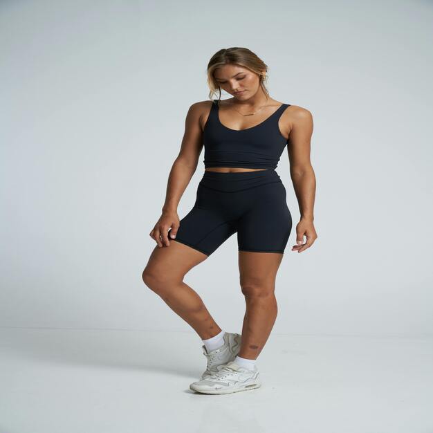 ROPA DEPORTIVA DE ALTO RENDIMIENTO: TEJIDOS QUE AYUDAN A MEJORAR LA EXPERIENCIA DEPORTIVA