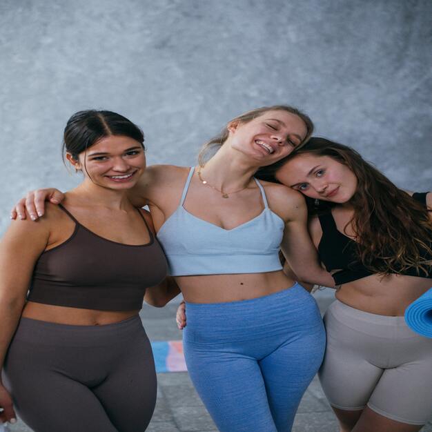 CONJUNTO DEPORTIVO PARA ACTIVIDADES DEPORTIVAS EN GRUPO: COMODIDAD Y ESTILO