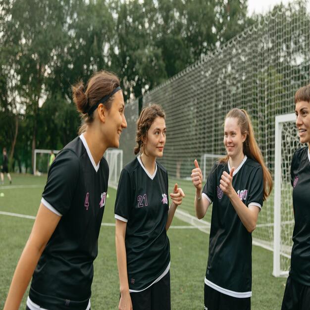 UNIFORME DEPORTIVO DURADERO: CLAVES PARA SOPORTAR LAVADAS FRECUENTES Y USO CONSTANTE