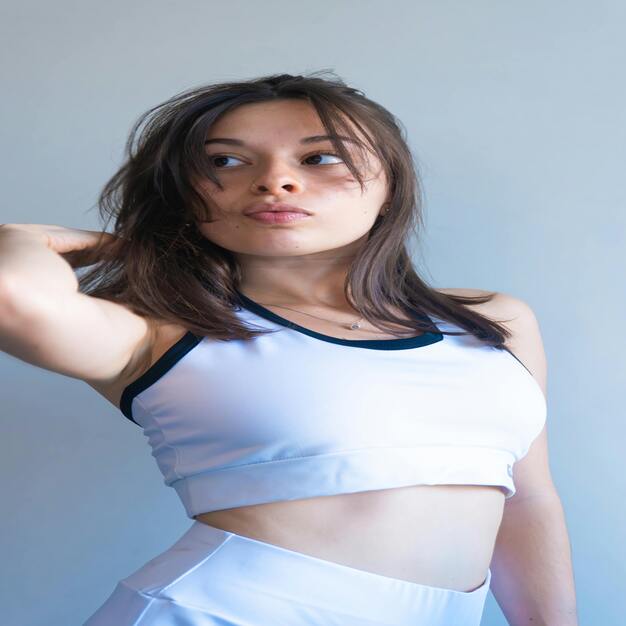 ROPA DEPORTIVA CON TECNOLOGÍA ANTIOLOR: BENEFICIOS EN EL USO DIARIO