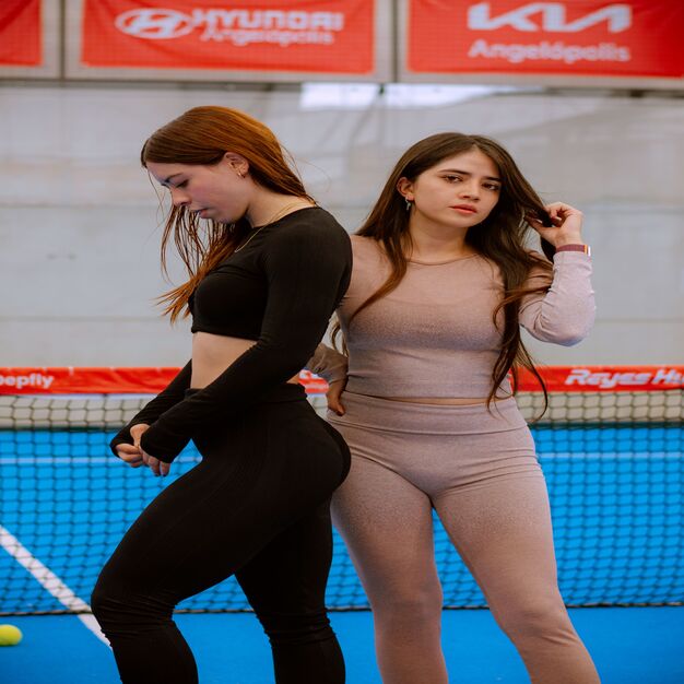 CONJUNTO DEPORTIVO CON DISEÑO ANATÓMICO: CÓMO MEJORA LA EXPERIENCIA DE ENTRENAMIENTO