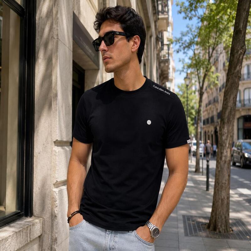 Camiseta deportiva negra