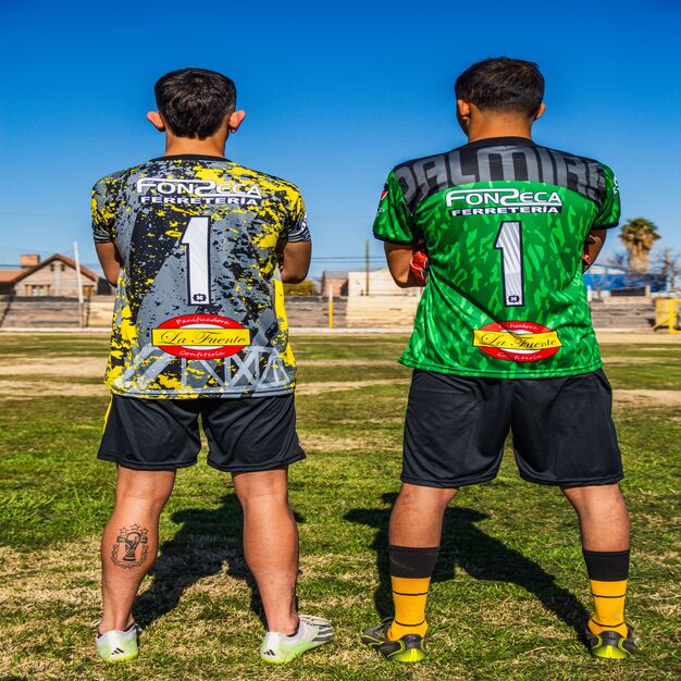 UNIFORME DEPORTIVO DE FÚTBOL CON TEJIDOS DE ALTO RENDIMIENTO: CARACTERÍSTICAS MÁS VALORADAS