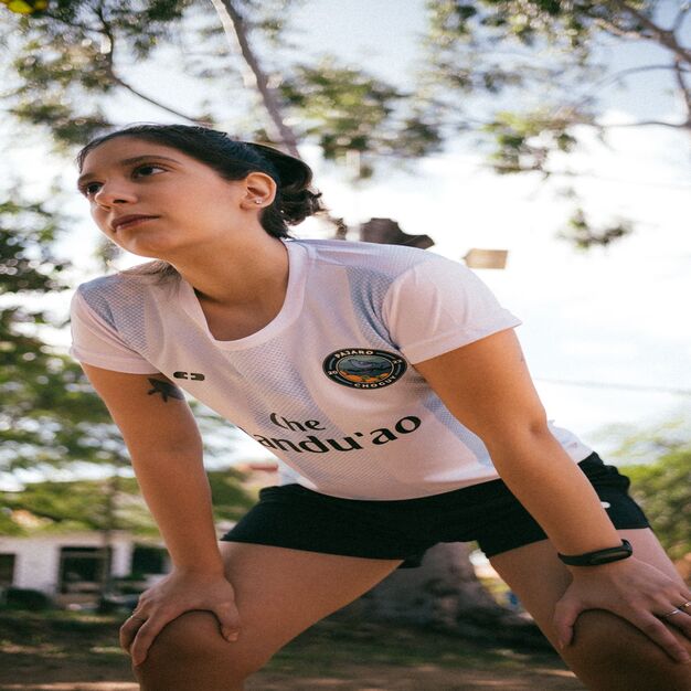 CONJUNTO DEPORTIVO CON PANELES DE VENTILACIÓN ESTRATÉGICA: VENTAJAS PARA EL ENTRENAMIENTO DIARIO