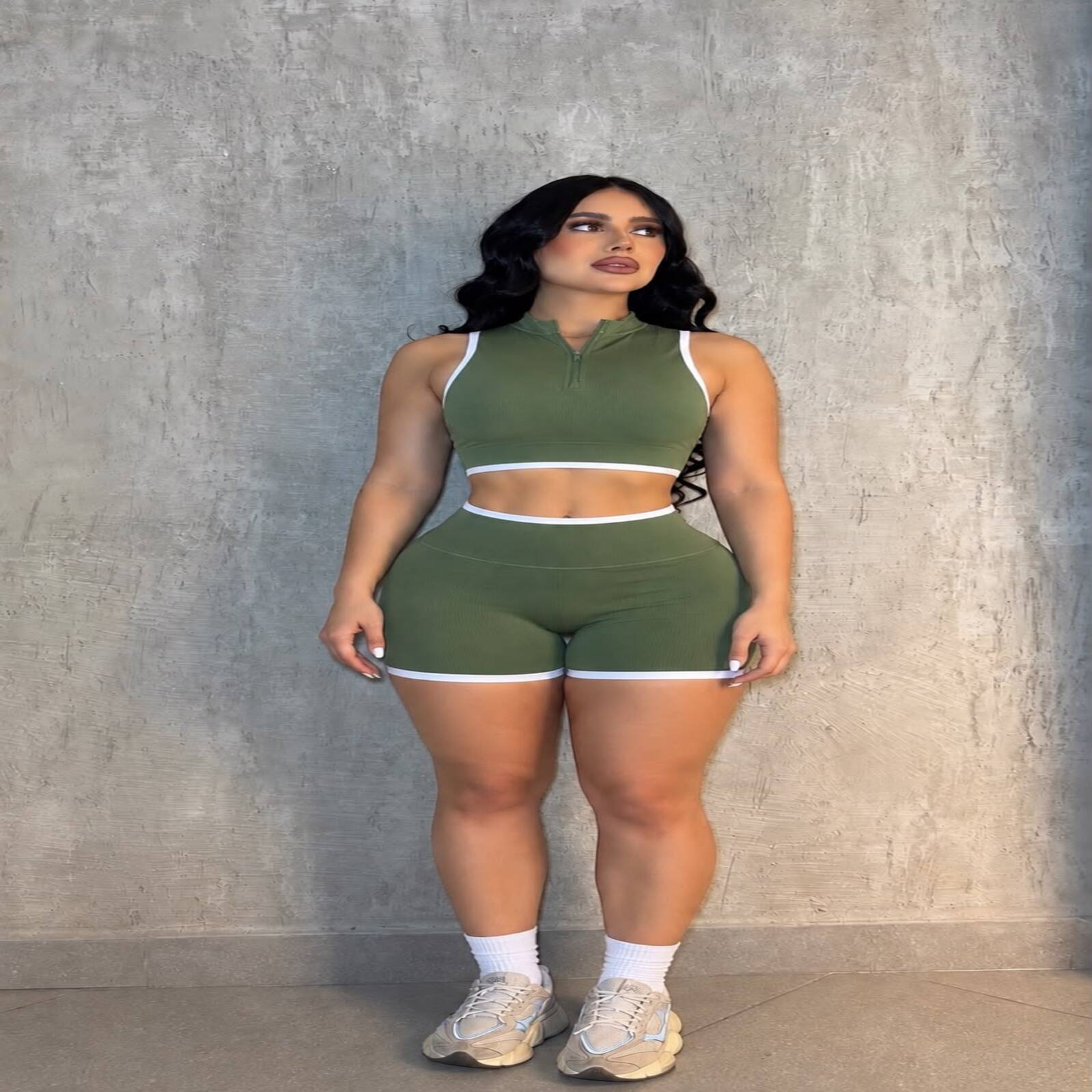 Conjunto deportivo importado verde